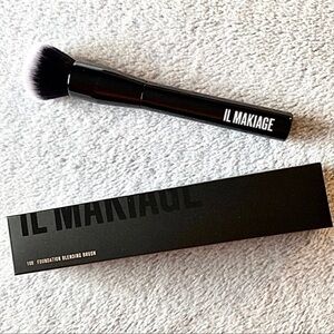 New IL Makiage Foundation Blending Brush #100